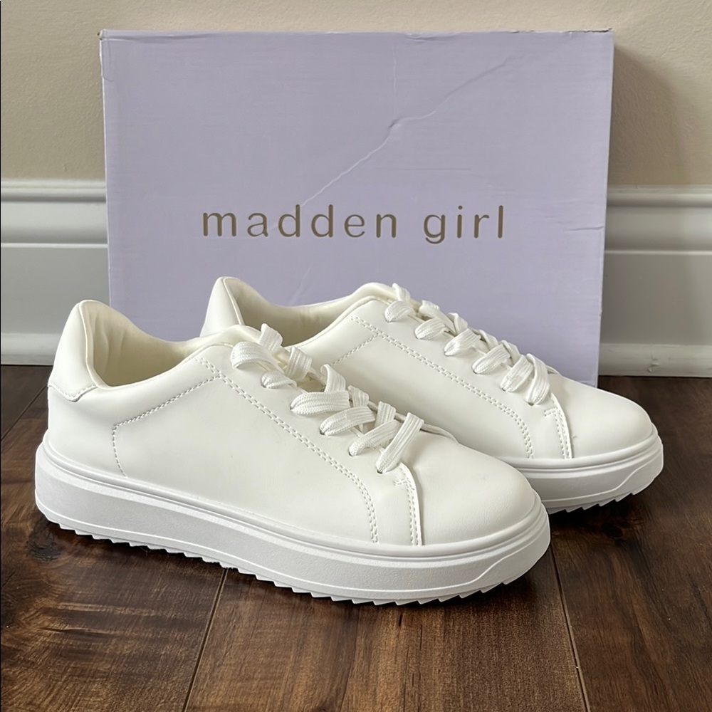 Madden Girl Women's Jeena Paris White Platform Sneakers SZ 8